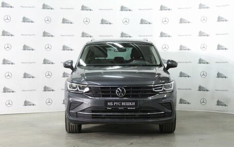 Volkswagen Tiguan II, 2021 год, 4 175 000 рублей, 2 фотография