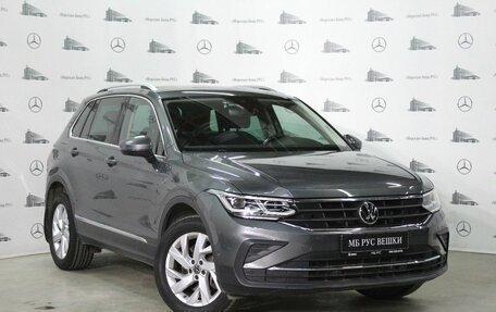 Volkswagen Tiguan II, 2021 год, 4 175 000 рублей, 3 фотография