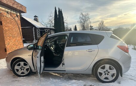 Opel Astra J, 2011 год, 1 170 000 рублей, 4 фотография