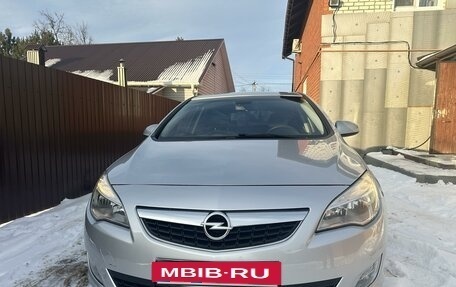 Opel Astra J, 2011 год, 1 170 000 рублей, 3 фотография