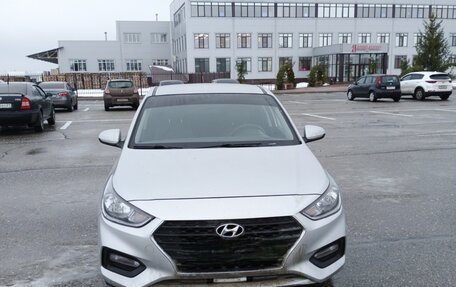 Hyundai Solaris II рестайлинг, 2018 год, 1 350 000 рублей, 1 фотография