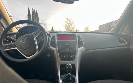 Opel Astra J, 2011 год, 1 170 000 рублей, 17 фотография