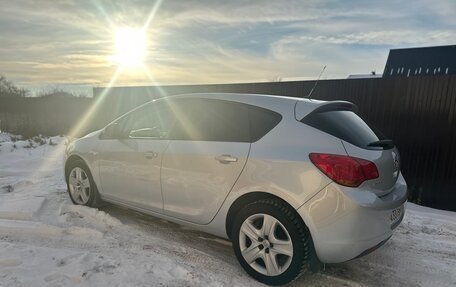 Opel Astra J, 2011 год, 1 170 000 рублей, 21 фотография