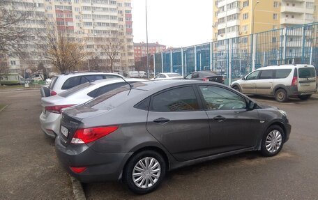 Hyundai Solaris II рестайлинг, 2013 год, 820 000 рублей, 3 фотография