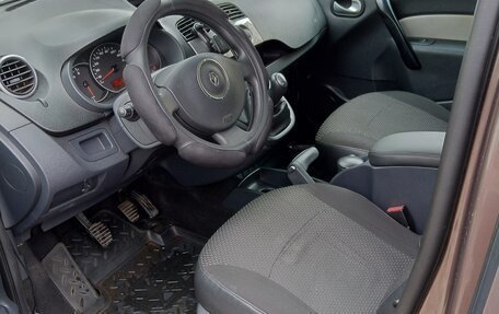 Renault Kangoo II рестайлинг, 2013 год, 960 000 рублей, 9 фотография