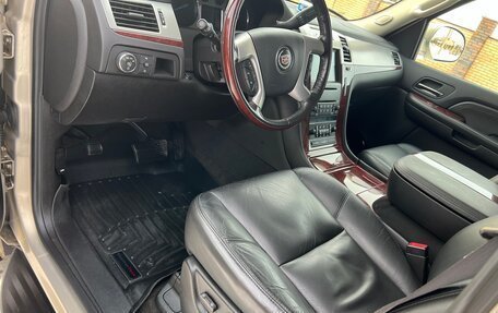 Cadillac Escalade III, 2008 год, 2 560 000 рублей, 9 фотография