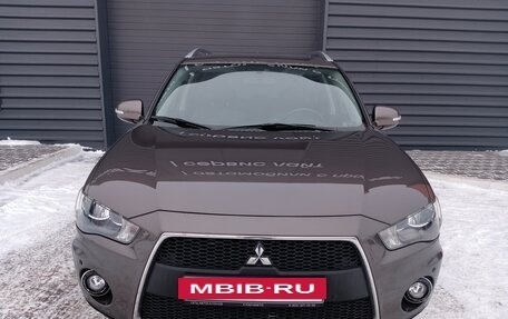 Mitsubishi Outlander III рестайлинг 3, 2010 год, 1 389 000 рублей, 2 фотография