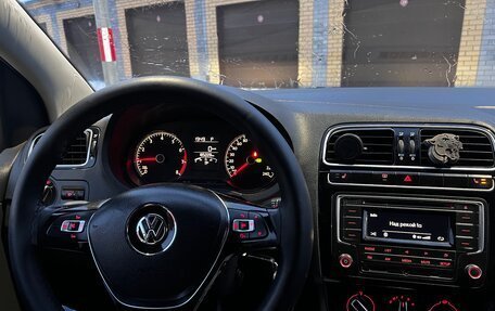 Volkswagen Polo VI (EU Market), 2017 год, 700 000 рублей, 7 фотография