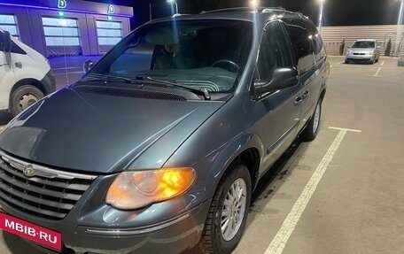 Chrysler Town & Country IV, 2004 год, 850 000 рублей, 1 фотография