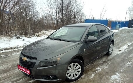 Chevrolet Cruze II, 2010 год, 500 000 рублей, 1 фотография