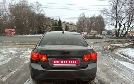 Chevrolet Cruze II, 2010 год, 500 000 рублей, 4 фотография