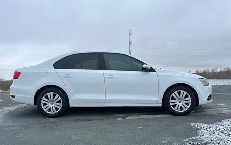 Volkswagen Jetta VI, 2011 год, 1 160 000 рублей, 2 фотография