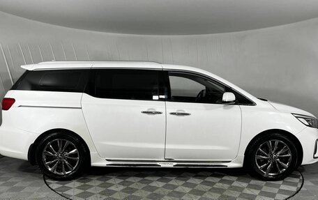 KIA Carnival III, 2018 год, 2 690 000 рублей, 4 фотография