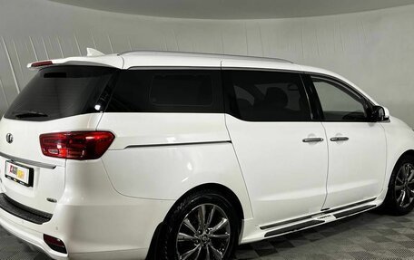 KIA Carnival III, 2018 год, 2 690 000 рублей, 5 фотография