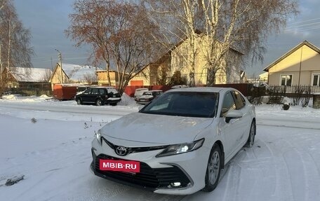 Toyota Camry, 2021 год, 2 380 000 рублей, 2 фотография