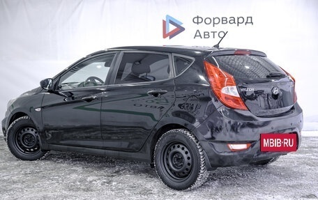 Hyundai Solaris II рестайлинг, 2012 год, 700 000 рублей, 5 фотография