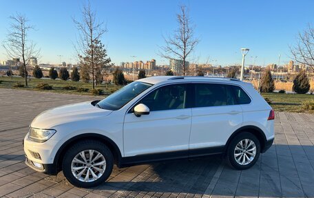 Volkswagen Tiguan II, 2017 год, 2 820 000 рублей, 2 фотография