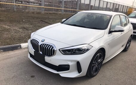 BMW 1 серия, 2019 год, 2 200 000 рублей, 1 фотография