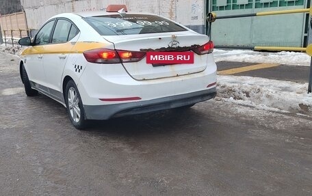 Hyundai Elantra VI рестайлинг, 2018 год, 870 000 рублей, 5 фотография