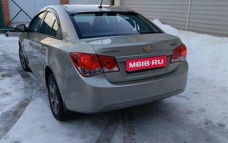 Chevrolet Cruze II, 2010 год, 710 000 рублей, 2 фотография