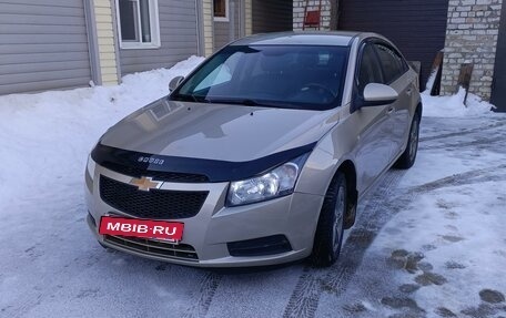 Chevrolet Cruze II, 2010 год, 710 000 рублей, 7 фотография