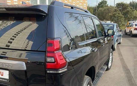 Toyota Land Cruiser Prado 150 рестайлинг 2, 2018 год, 4 490 000 рублей, 2 фотография