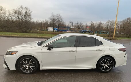 Toyota Camry, 2022 год, 3 000 000 рублей, 2 фотография