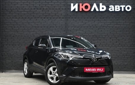 Toyota C-HR I рестайлинг, 2017 год, 2 480 000 рублей, 3 фотография