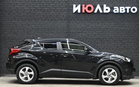 Toyota C-HR I рестайлинг, 2017 год, 2 480 000 рублей, 9 фотография