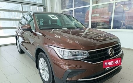 Volkswagen Tiguan II, 2021 год, 3 850 000 рублей, 36 фотография