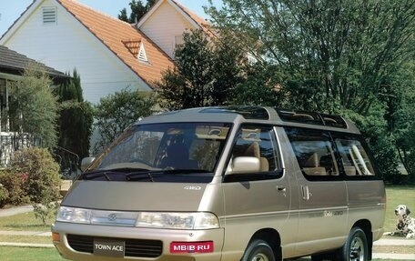 Toyota Town Ace III, 1992 год, 250 000 рублей, 1 фотография