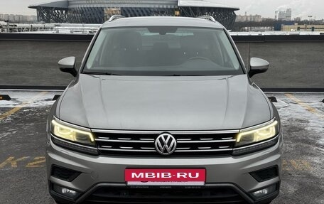 Volkswagen Tiguan II, 2017 год, 2 090 000 рублей, 2 фотография