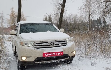 Toyota Highlander III, 2011 год, 2 150 000 рублей, 6 фотография