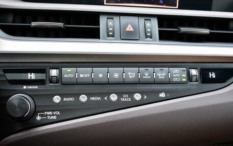 Lexus ES VII, 2020 год, 3 899 000 рублей, 21 фотография