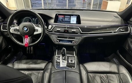 BMW 7 серия, 2018 год, 5 050 000 рублей, 9 фотография