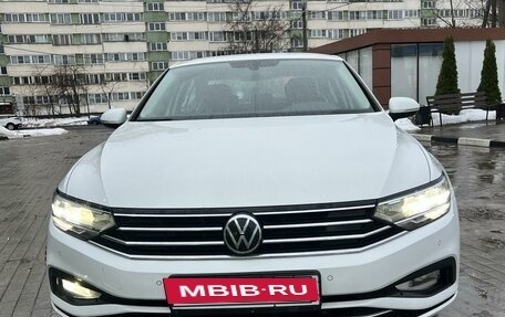 Volkswagen Passat B8 рестайлинг, 2020 год, 1 899 999 рублей, 2 фотография