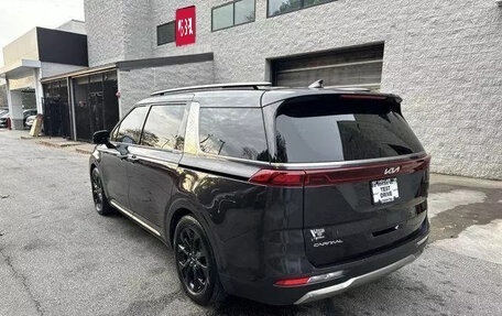 KIA Carnival, 2023 год, 8 362 296 рублей, 6 фотография