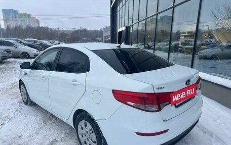 KIA Rio III рестайлинг, 2015 год, 999 000 рублей, 7 фотография