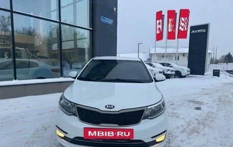 KIA Rio III рестайлинг, 2015 год, 999 000 рублей, 2 фотография