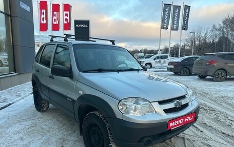 Chevrolet Niva I рестайлинг, 2017 год, 729 000 рублей, 3 фотография