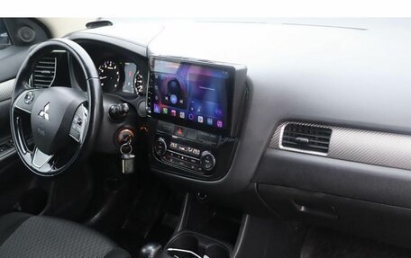 Mitsubishi Outlander III рестайлинг 3, 2015 год, 1 650 000 рублей, 7 фотография