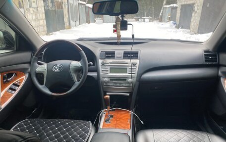 Toyota Camry, 2010 год, 1 200 000 рублей, 13 фотография