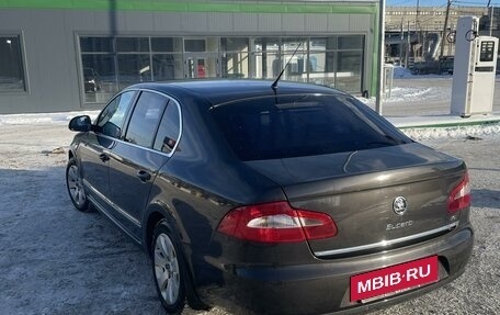 Skoda Superb III рестайлинг, 2009 год, 780 000 рублей, 5 фотография