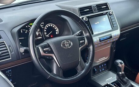 Toyota Land Cruiser Prado 150 рестайлинг 2, 2020 год, 5 555 000 рублей, 9 фотография