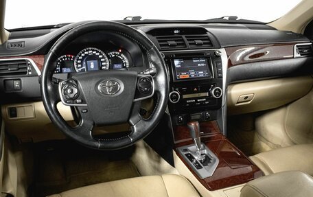 Toyota Camry, 2012 год, 1 830 000 рублей, 18 фотография