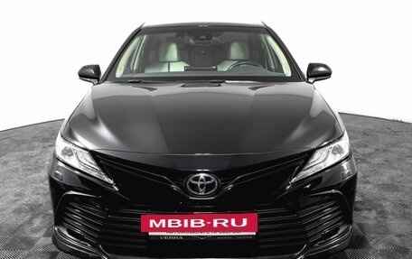 Toyota Camry, 2021 год, 3 600 000 рублей, 2 фотография