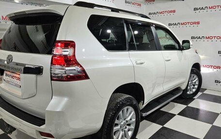 Toyota Land Cruiser Prado 150 рестайлинг 2, 2016 год, 4 430 000 рублей, 2 фотография