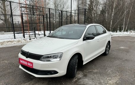 Volkswagen Jetta VI, 2012 год, 1 350 000 рублей, 2 фотография