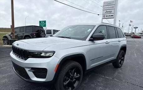 Jeep Grand Cherokee, 2024 год, 9 700 000 рублей, 2 фотография