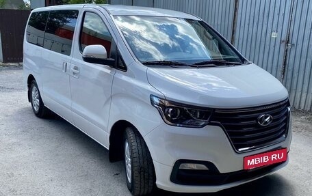 Hyundai H-1 II рестайлинг, 2021 год, 3 900 000 рублей, 4 фотография